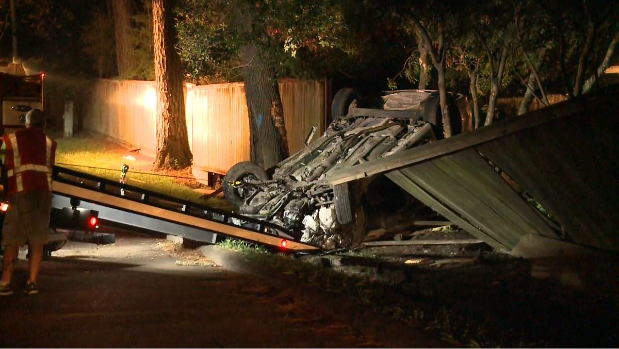 Police investigating fatal singlecar crash in Kingwood